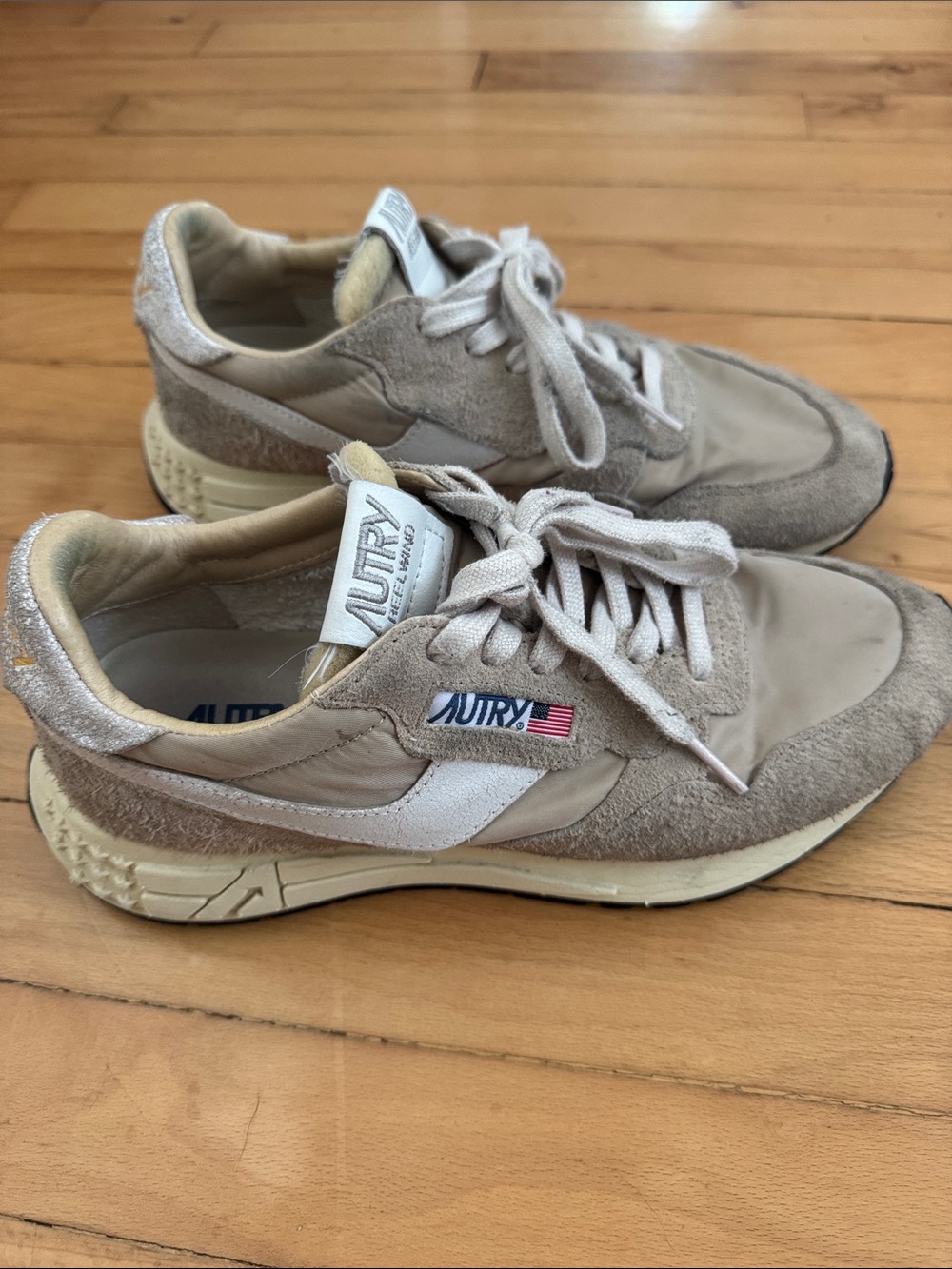 Autry Women's Beige Suede Retro Runner Size 41 (9.5 US)